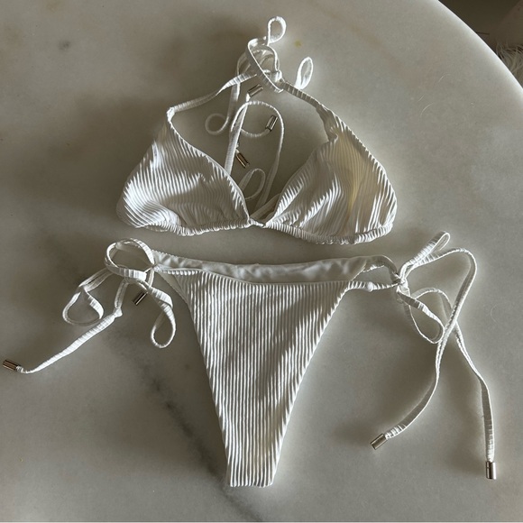 Monday Swimwear Palma Bikini - Picture 2 of 5